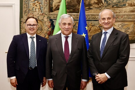 Il ministro Tajani riceve alla Farnesina Unione Italiana Vini