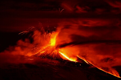 L'eruzione dell'Etna del 28 novembre 2013 (fonte: Marco Neri da imaggeo.egu.eu CC BY-NC 3.0)