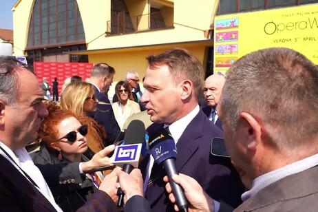 Vinitaly, Lollobrigida: 'Al mercato Usa non rinunciamo, ne' lo faranno loro'