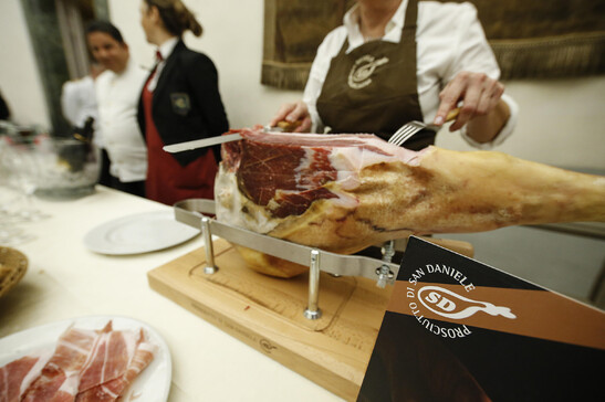 Prosciutto San Daniele cambia disciplinare, regole su stagionature