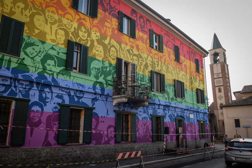 Inaugurazione de  'Il murale dei diritti ' a Milano - RIPRODUZIONE RISERVATA