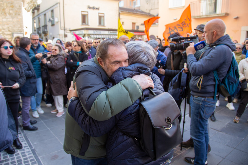 Claps, centinaia contro il vescovo che celebra nella Trinità - RIPRODUZIONE RISERVATA