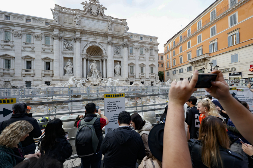 Media Usa, 'Fontana di Trevi? ora c'è una piscina comunale'