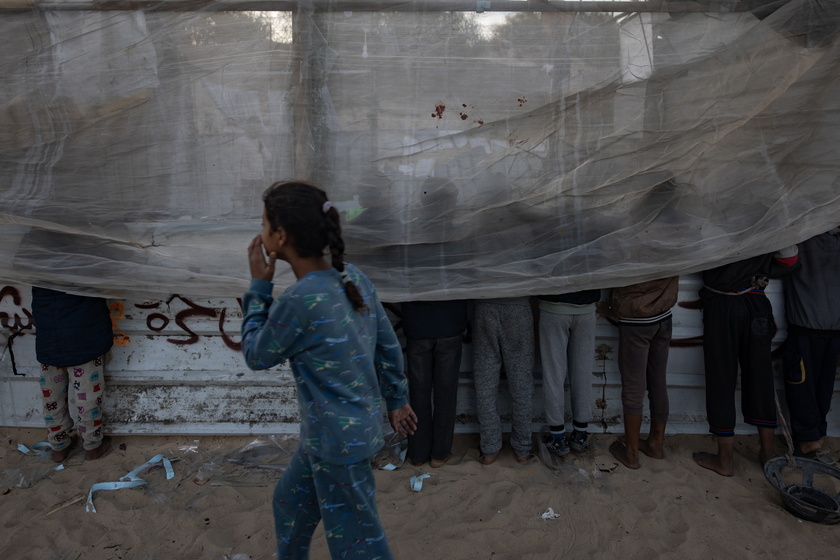 At least 10 people killed in airstrike Israeli military strike on cafe near Khan Younis