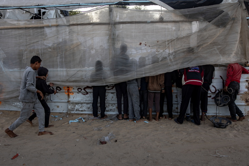 At least 10 people killed in airstrike Israeli military strike on cafe near Khan Younis