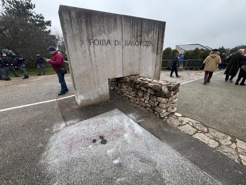 Cerimonia alla foiba di Basovizza commemora vittime