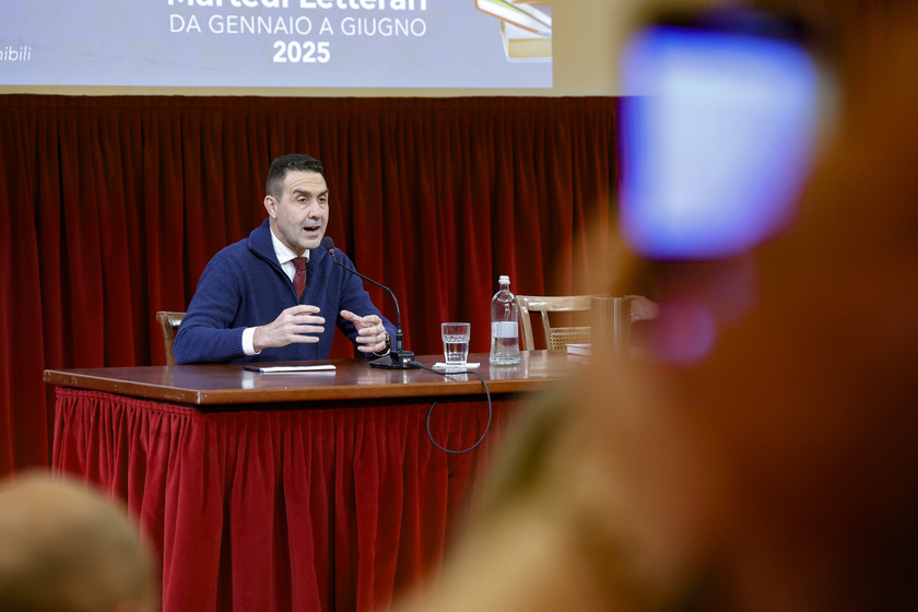 Vannacci a Sanremo per la presentazione del suo ultimo libro