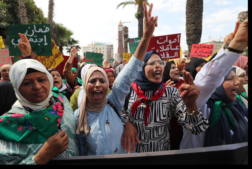 Women agricultural workers march to demand more rights and improved working conditions