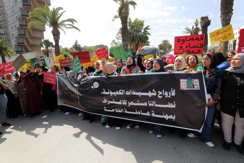 Women agricultural workers march to demand more rights and improved working conditions