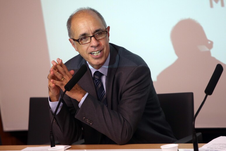 - RIPRODUZIONE RISERVATA