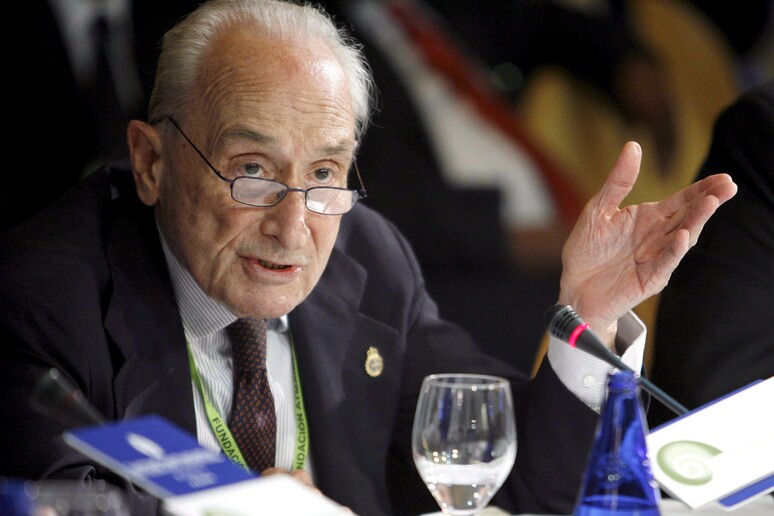 - RIPRODUZIONE RISERVATA