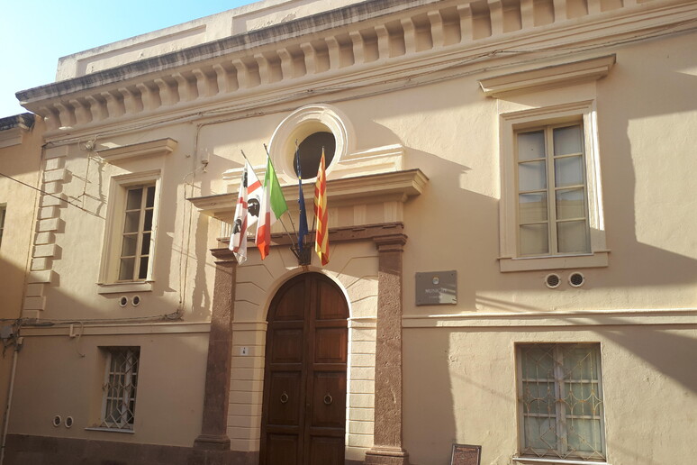 - RIPRODUZIONE RISERVATA
