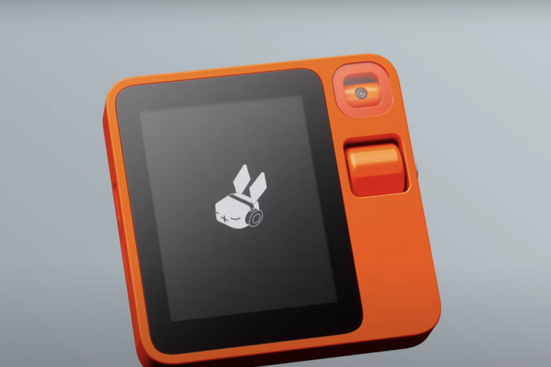 Rabbit R1, il mini computer che rende facile usare l’IA generativa -     RIPRODUZIONE RISERVATA