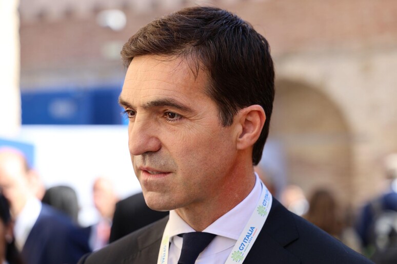 - RIPRODUZIONE RISERVATA