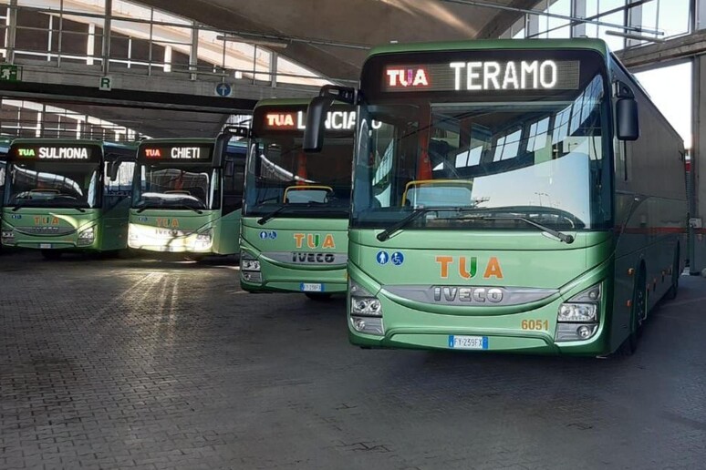 Bus Tua - RIPRODUZIONE RISERVATA