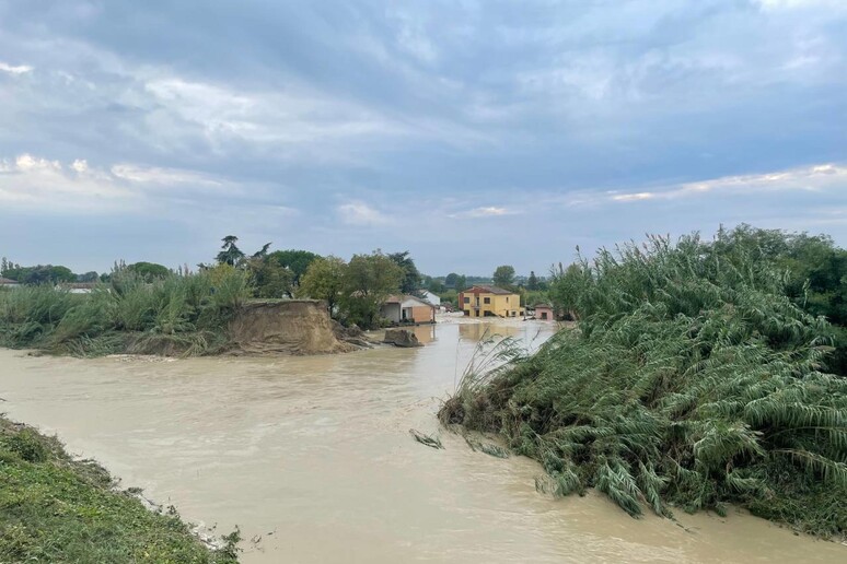 - RIPRODUZIONE RISERVATA
