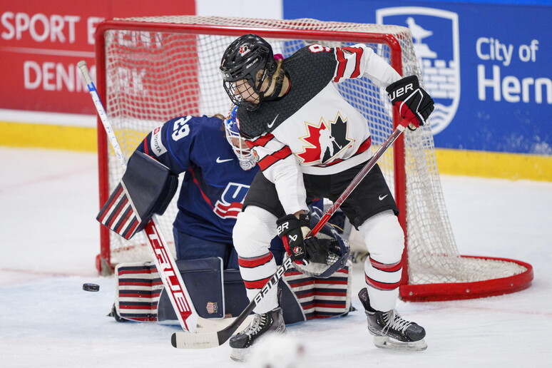 Ghiaccio: altro che Hockey, Canada-Usa in 9 secondi diventa boxe - RIPRODUZIONE RISERVATA