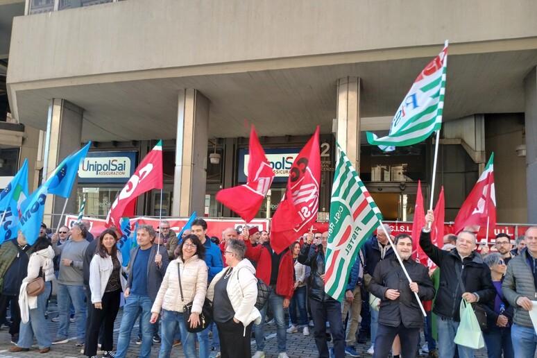 - RIPRODUZIONE RISERVATA