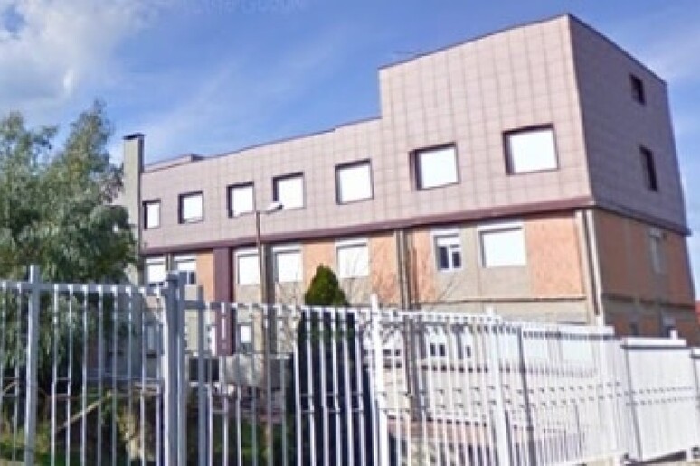 - RIPRODUZIONE RISERVATA