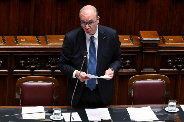 - RIPRODUZIONE RISERVATA