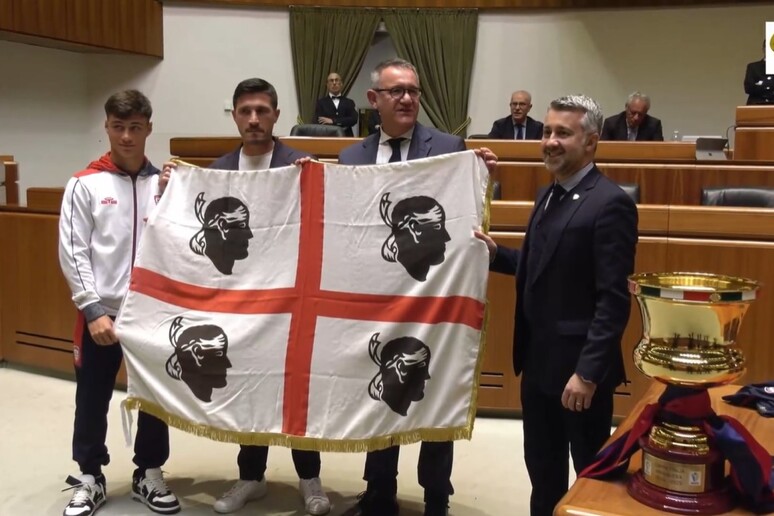 - RIPRODUZIONE RISERVATA
