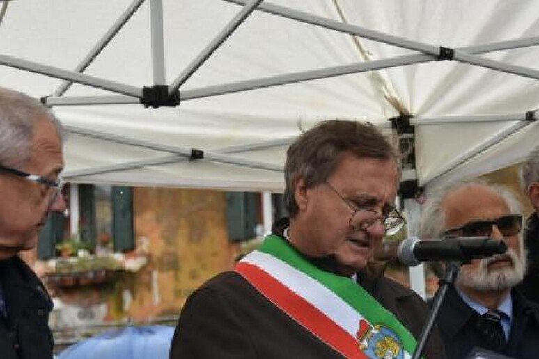 - RIPRODUZIONE RISERVATA