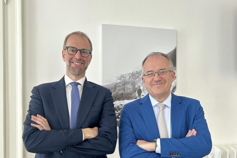 - RIPRODUZIONE RISERVATA