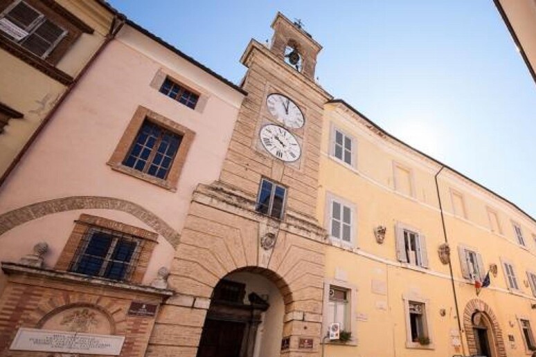- RIPRODUZIONE RISERVATA