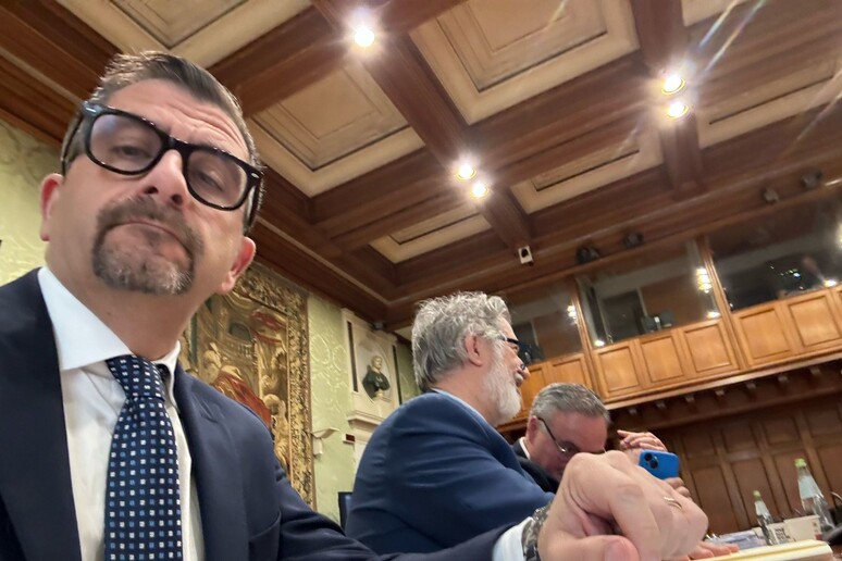 - RIPRODUZIONE RISERVATA