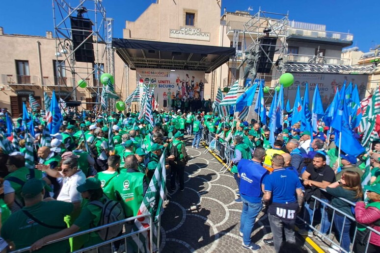 - RIPRODUZIONE RISERVATA