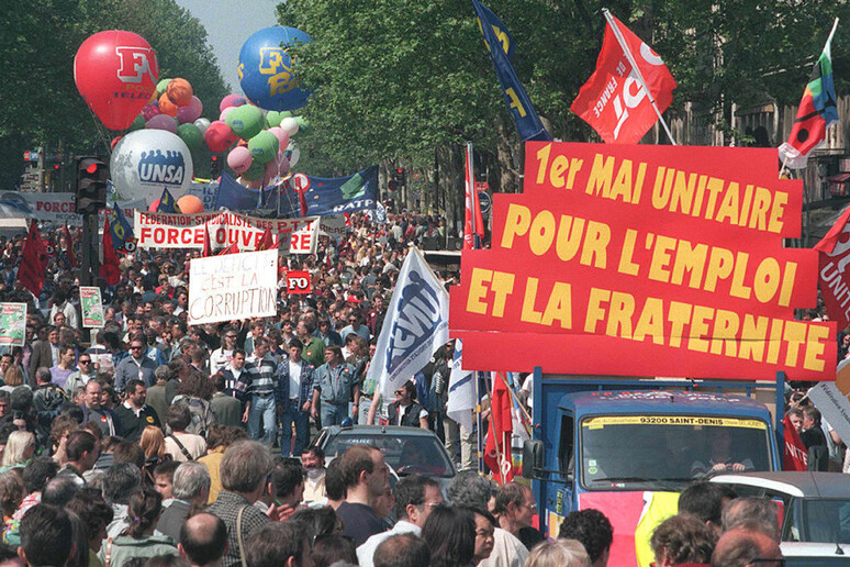 - RIPRODUZIONE RISERVATA