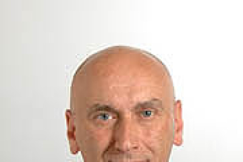 - RIPRODUZIONE RISERVATA