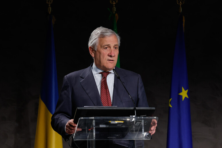 - RIPRODUZIONE RISERVATA