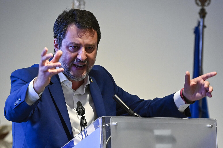 - RIPRODUZIONE RISERVATA