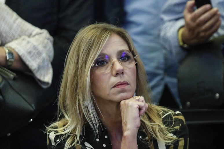 - RIPRODUZIONE RISERVATA