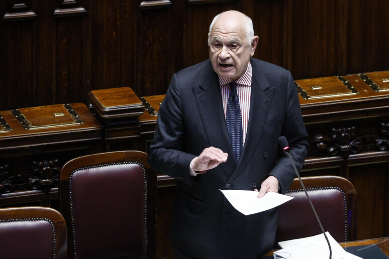 - RIPRODUZIONE RISERVATA