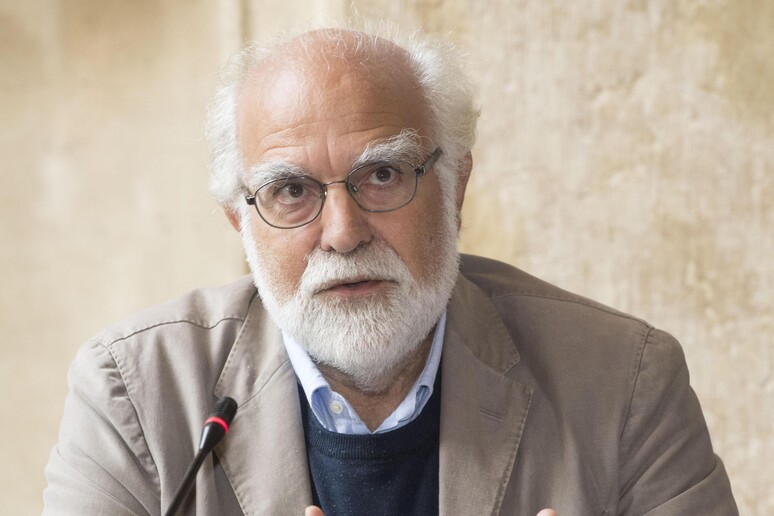 - RIPRODUZIONE RISERVATA