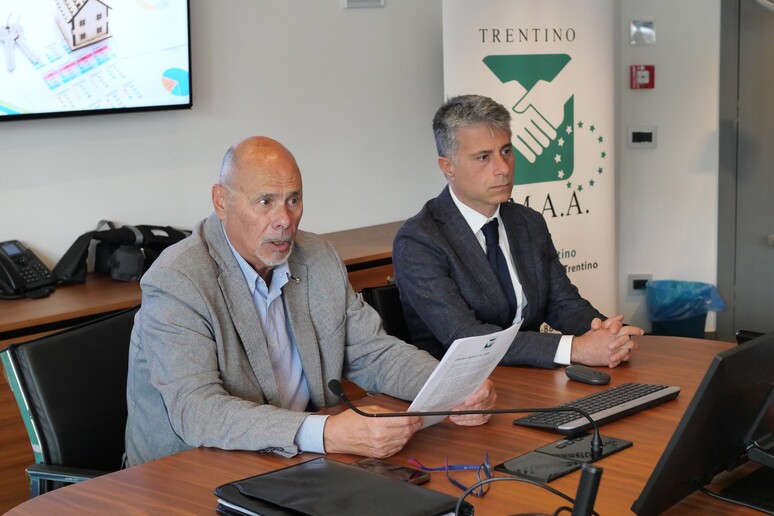 - RIPRODUZIONE RISERVATA